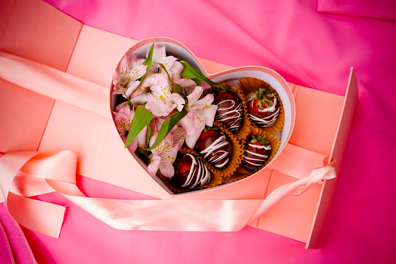 Strawberries & Roses Heart Box