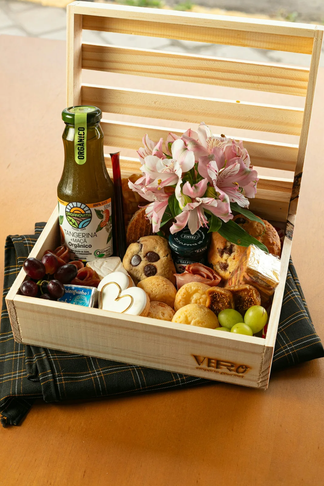 Gourmet Picnic Crate