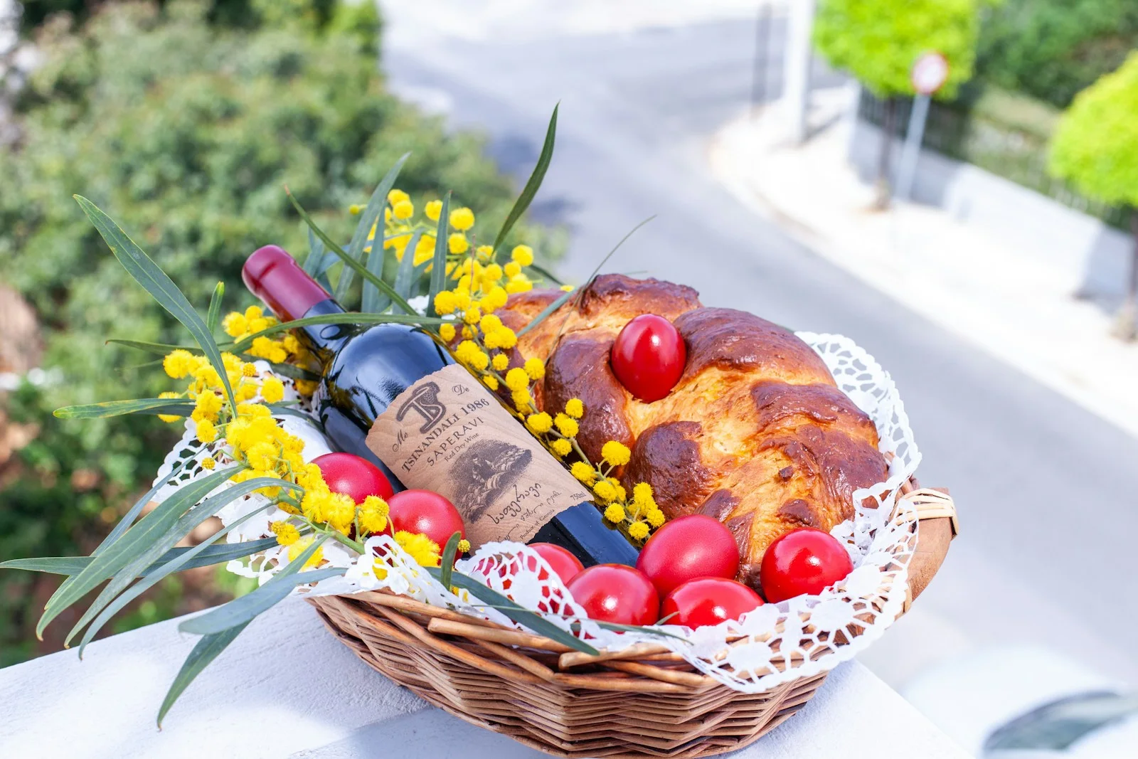Wine & Bakery Basket